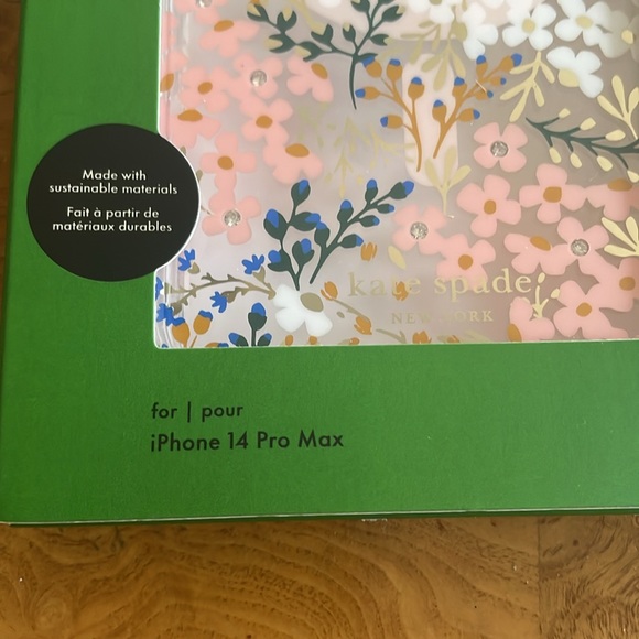 Kate spade New York iPhone 14 Pro Max - Picture 3 of 4